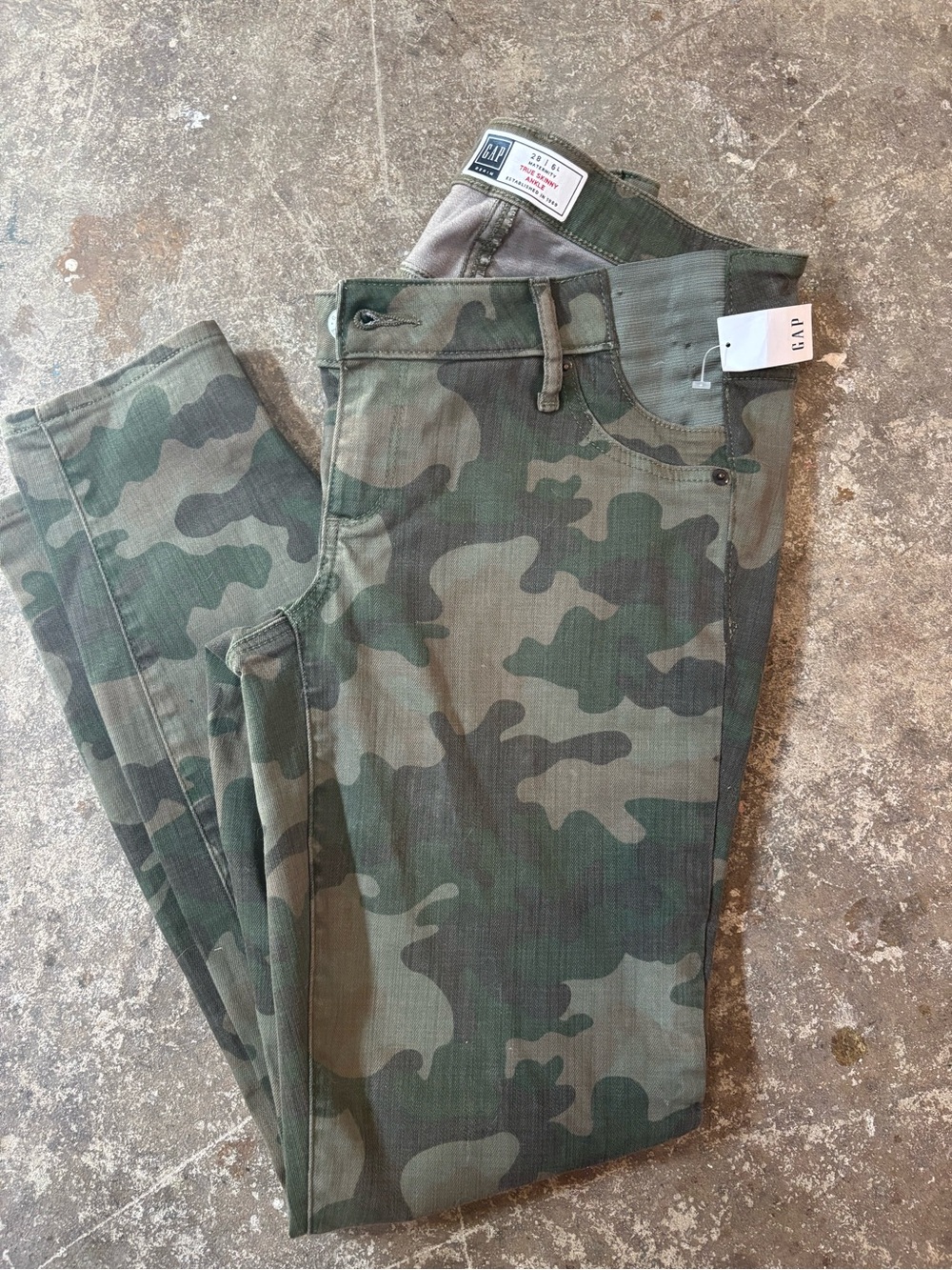 GAP Maternity Camo Jeans - Green/Brown